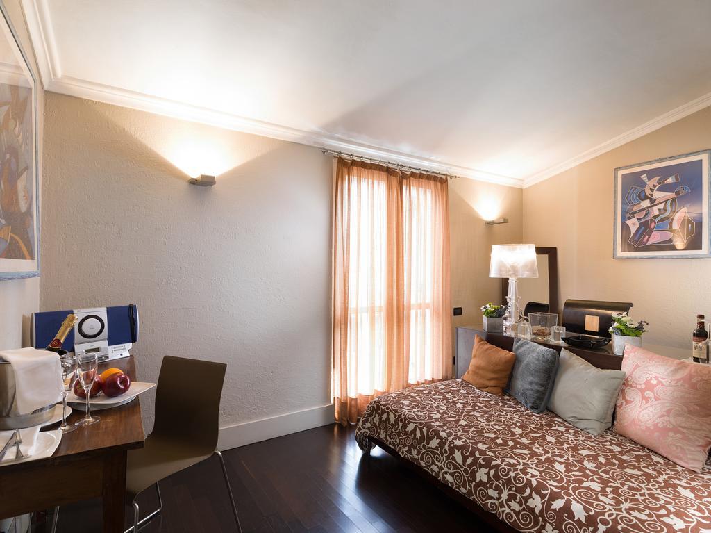 Townhouse 12 Hotel Milano Ngoại thất bức ảnh